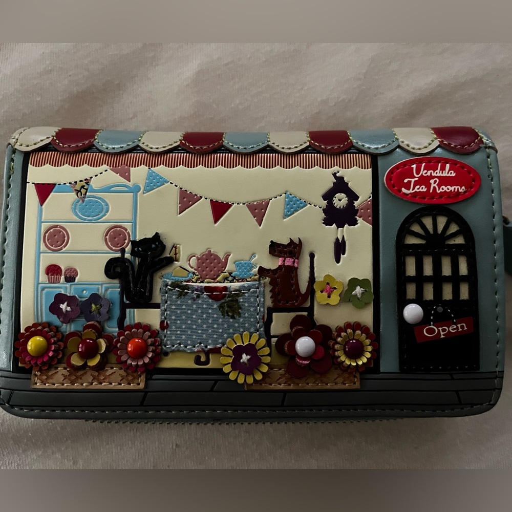 Vendula London tea room zippy wallet